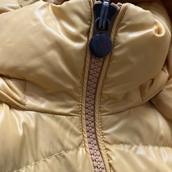 Yellow moncler maya size 3 - Picture 6 of 8